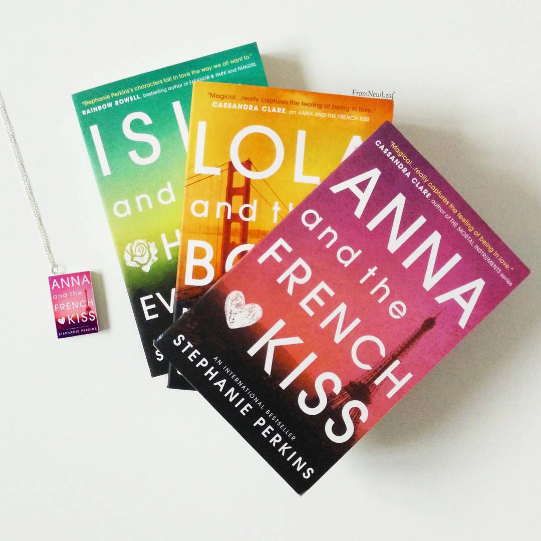 Load image into Gallery viewer, Anna and the French Kiss Set Miniature Book Necklace